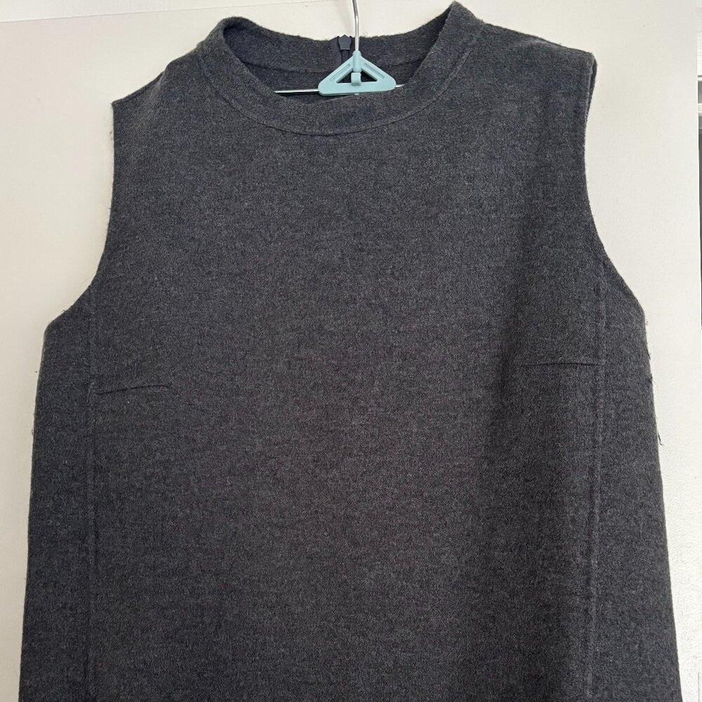 'S Max Mara Wool Sleeveless Top Gray (size 12)